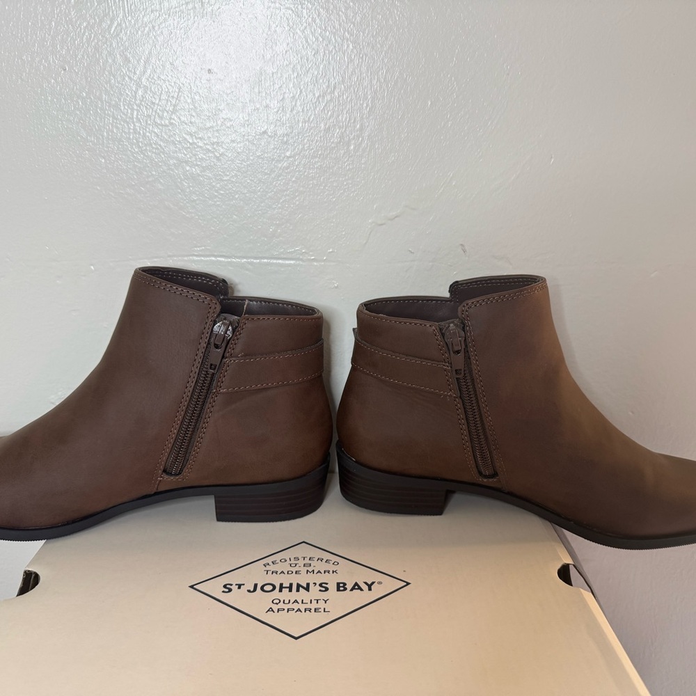 Boots size 6 New in box - Picture 6 of 6